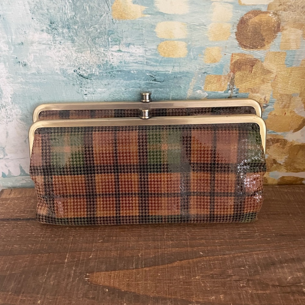 •HOBO INTERNATIONAL• Mavis Houndstooth Plaid Leather Clutch Wallet